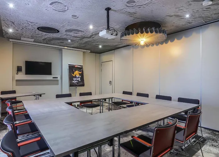 Ibis Politehnica Hotel 3*